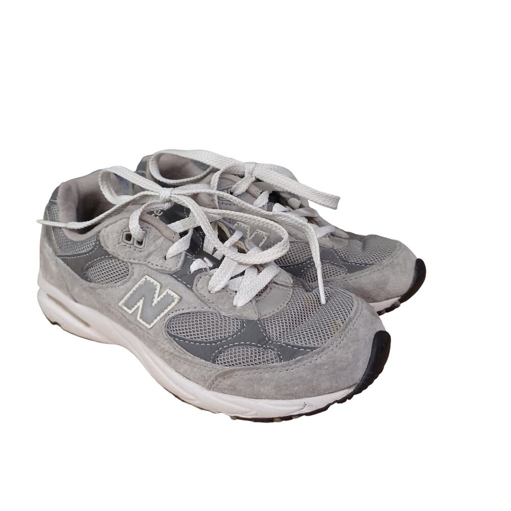 Kids New Balance 3.5 Grey and White